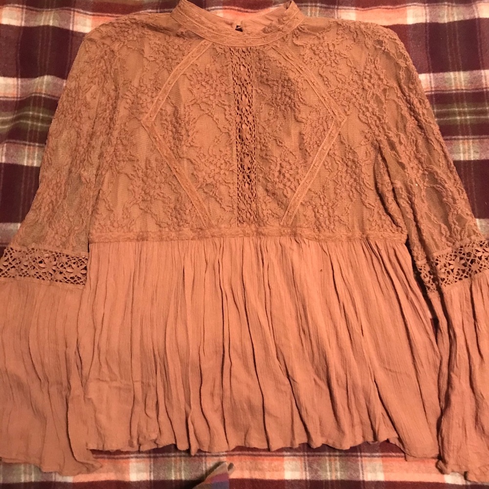 American eagle lace blouse